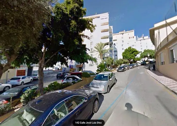 Large Three Bedroom Apartment Panoramic Sea Views